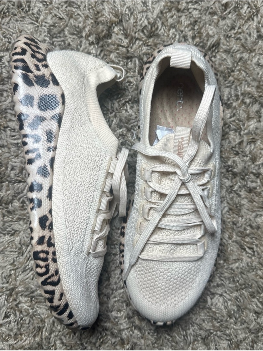 Aetrex Cream Knit Women's Sneakers with Leopard-Print Sole Size 7